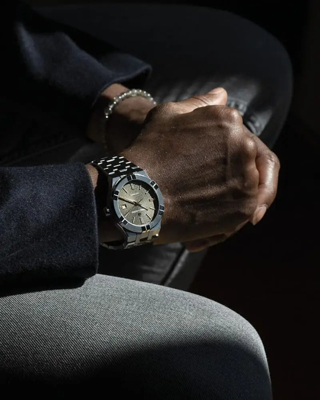 Maurice Lacroix  AI6008-SS002-230-1